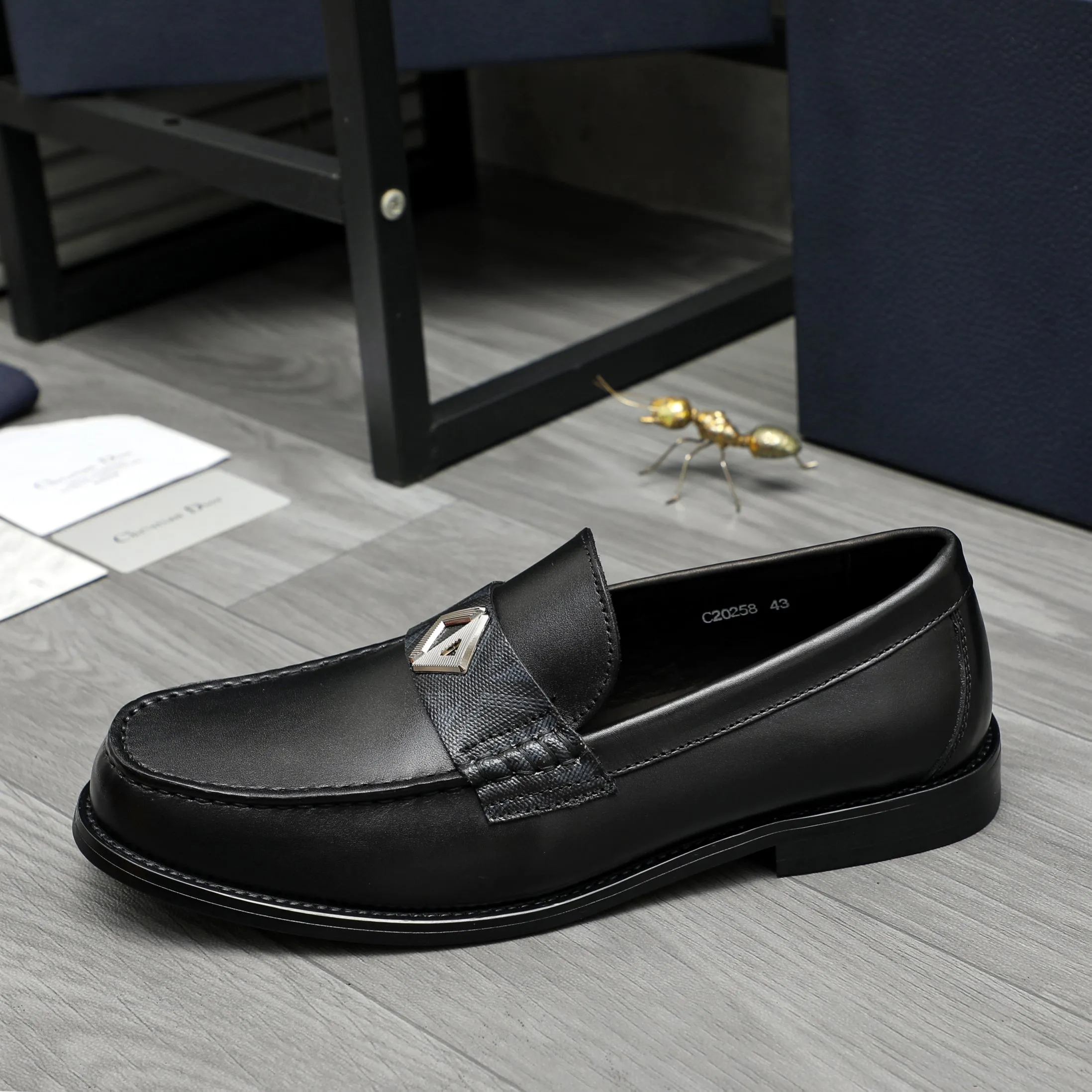 Men's men's shoes💰420 Product trademark: Dior "Dior" business slip-on leather shoes Regular size: 38-45 (45 is custom-made and non-returnable) Product materials: Selected high-quality cowhide upper, cowhide lining, original outsole